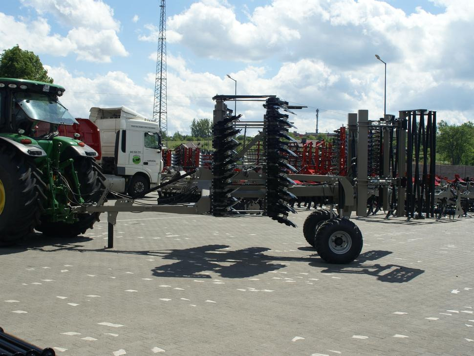 ROLEX Hydraulische Scheibenegge / Hydraulic discs harrow / Dechaumeur à disques / Erpice a dischi / Гидравлическая дисковая борона / Brona talerzowa hydraulicznie składana ciężka 4 m - Grades de discos: foto 3 ROLEX Hydraulische Scheibenegge / Hydraulic discs harrow / Dechaumeur à disques / Erpice a dischi / Гидравлическая дисковая борона / Brona talerzowa hydraulicznie składana ciężka 4 m - Grades de discos: foto 3