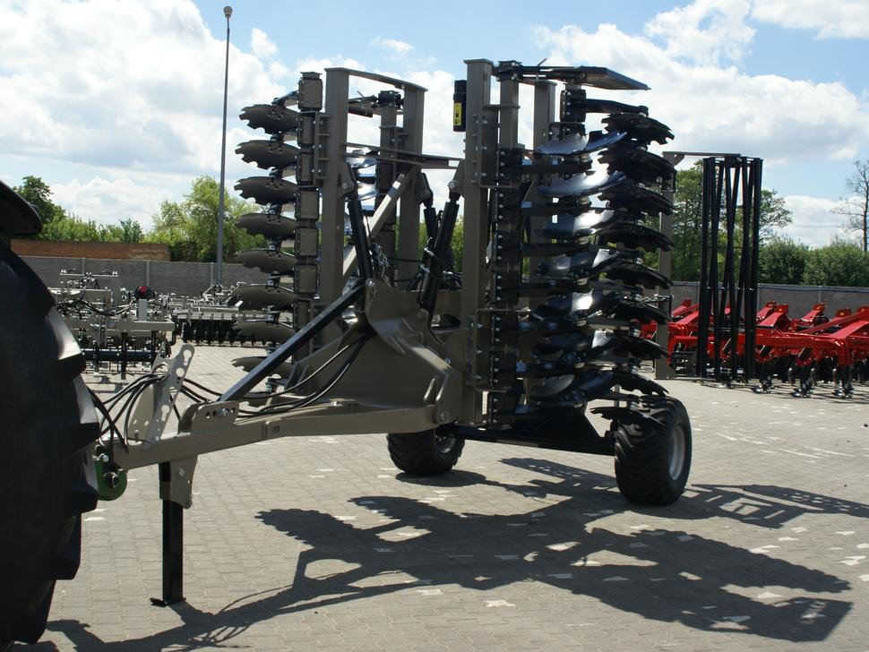 ROLEX Hydraulische Scheibenegge / Hydraulic discs harrow / Dechaumeur à disques / Erpice a dischi / Гидравлическая дисковая борона / Brona talerzowa hydraulicznie składana ciężka 4 m - Grades de discos: foto 2 ROLEX Hydraulische Scheibenegge / Hydraulic discs harrow / Dechaumeur à disques / Erpice a dischi / Гидравлическая дисковая борона / Brona talerzowa hydraulicznie składana ciężka 4 m - Grades de discos: foto 2