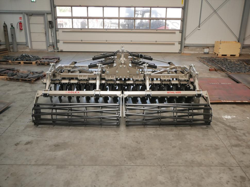 ROLEX Hydraulische Scheibenegge / Hydraulic discs harrow / Dechaumeur à disques / Erpice a dischi / Гидравлическая дисковая борона / Brona talerzowa hydraulicznie składana lekka 4 m - Grades de discos: foto 4 ROLEX Hydraulische Scheibenegge / Hydraulic discs harrow / Dechaumeur à disques / Erpice a dischi / Гидравлическая дисковая борона / Brona talerzowa hydraulicznie składana lekka 4 m - Grades de discos: foto 4