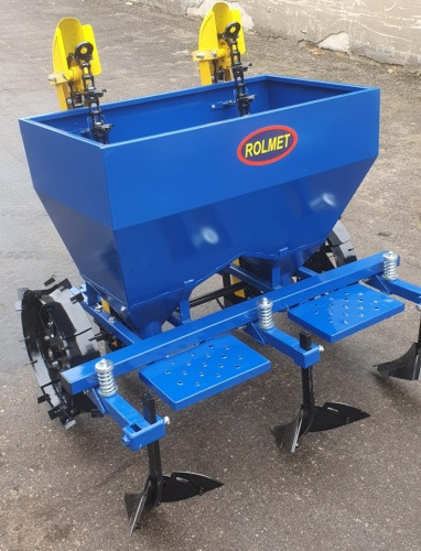 ROLMET Kartoffelpflanzmaschine / Potato planter / Planteuse de pomme de terre / Piantapatate / Sadzarka ziemniaków - Semeador de batatas: foto 1 ROLMET Kartoffelpflanzmaschine / Potato planter / Planteuse de pomme de terre / Piantapatate / Sadzarka ziemniaków - Semeador de batatas: foto 1