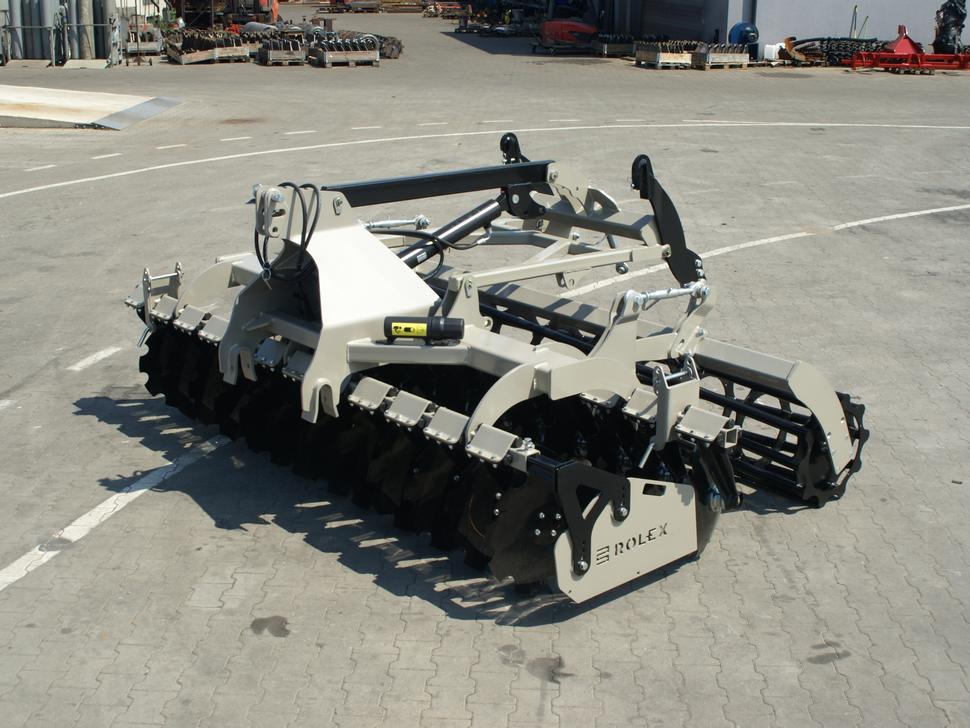 Rolex Scheibenegge / Disc harrow with hydropack / Déchaumeur à disques avec support semoir / Erpice a dischi / Cultivador de discos con hydropack / Дисковая борона с гидропаком 3 m - Grades de discos: foto 2 Rolex Scheibenegge / Disc harrow with hydropack / Déchaumeur à disques avec support semoir / Erpice a dischi / Cultivador de discos con hydropack / Дисковая борона с гидропаком 3 m - Grades de discos: foto 2