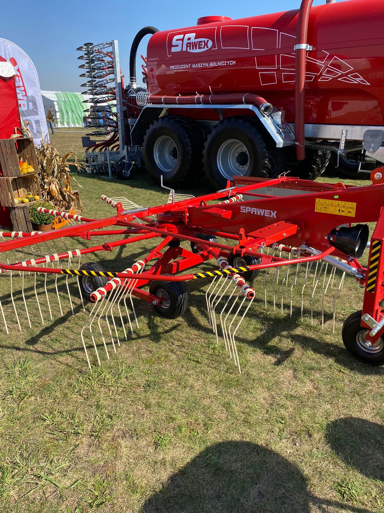 Spawex Kreiselschwader / Rake / Andaineur / Rastrillo / Rastrello / Zgrabiarka 4,5 m - Ancinho enleirador: foto 5 Spawex Kreiselschwader / Rake / Andaineur / Rastrillo / Rastrello / Zgrabiarka 4,5 m - Ancinho enleirador: foto 5