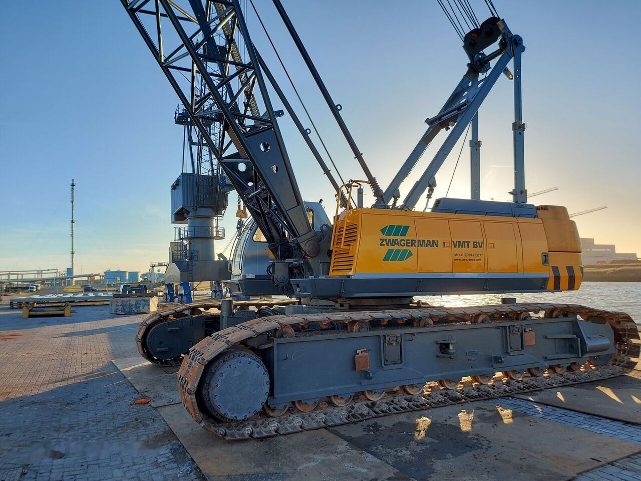 Sumitomo SC 1000 PAX S2 - Guindaste sobre esteiras: foto 1 Sumitomo SC 1000 PAX S2 - Guindaste sobre esteiras: foto 1