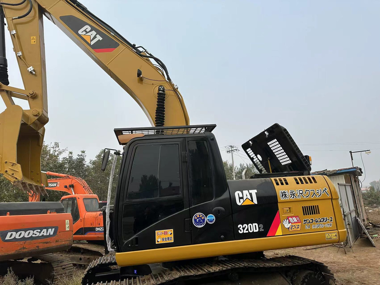 CATERPILLAR 320D2 - Escavadora de rastos: foto 5 CATERPILLAR 320D2 - Escavadora de rastos: foto 5