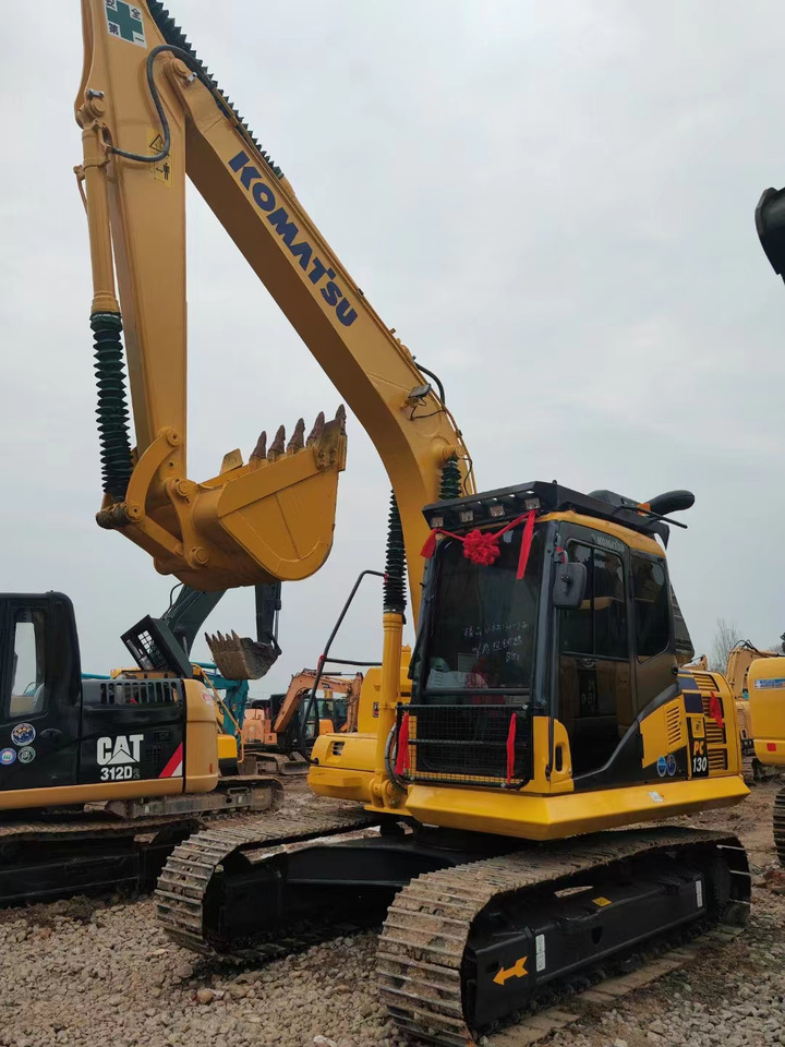 KOMATSU PC130-8 - Escavadora de rastos: foto 2 KOMATSU PC130-8 - Escavadora de rastos: foto 2