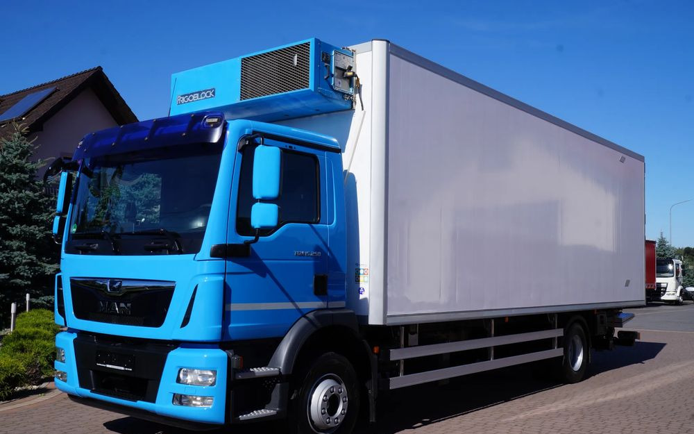 MAN TGM 15.250 EURO 6 CHŁODNIA LAMBERET ŁAD 7.300 KG NISKI PRZEBIEG - Camião frigorífico: foto 2 MAN TGM 15.250 EURO 6 CHŁODNIA LAMBERET ŁAD 7.300 KG NISKI PRZEBIEG - Camião frigorífico: foto 2