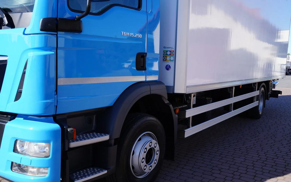 MAN TGM 15.250 EURO 6 CHŁODNIA LAMBERET ŁAD 7.300 KG NISKI PRZEBIEG - Camião frigorífico: foto 5 MAN TGM 15.250 EURO 6 CHŁODNIA LAMBERET ŁAD 7.300 KG NISKI PRZEBIEG - Camião frigorífico: foto 5