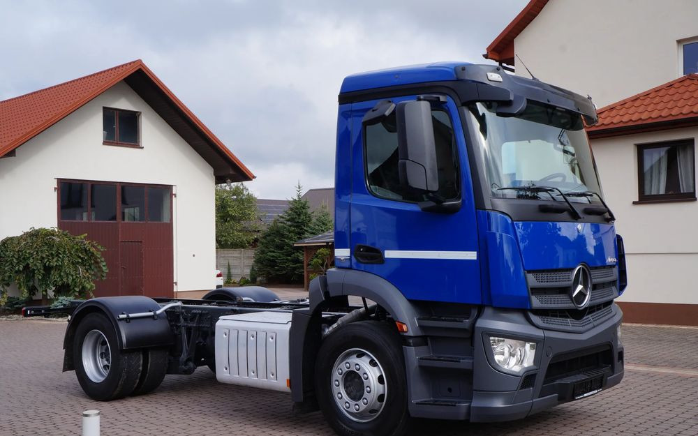 Mercedes-Benz ANTOS 1824 ACTROS EURO 6 RAMA DO ZABUDOWY ROZSTAW OSI 3.80M ANTOS 1830 1827 - Camião chassi: foto 3 Mercedes-Benz ANTOS 1824 ACTROS EURO 6 RAMA DO ZABUDOWY ROZSTAW OSI 3.80M ANTOS 1830 1827 - Camião chassi: foto 3