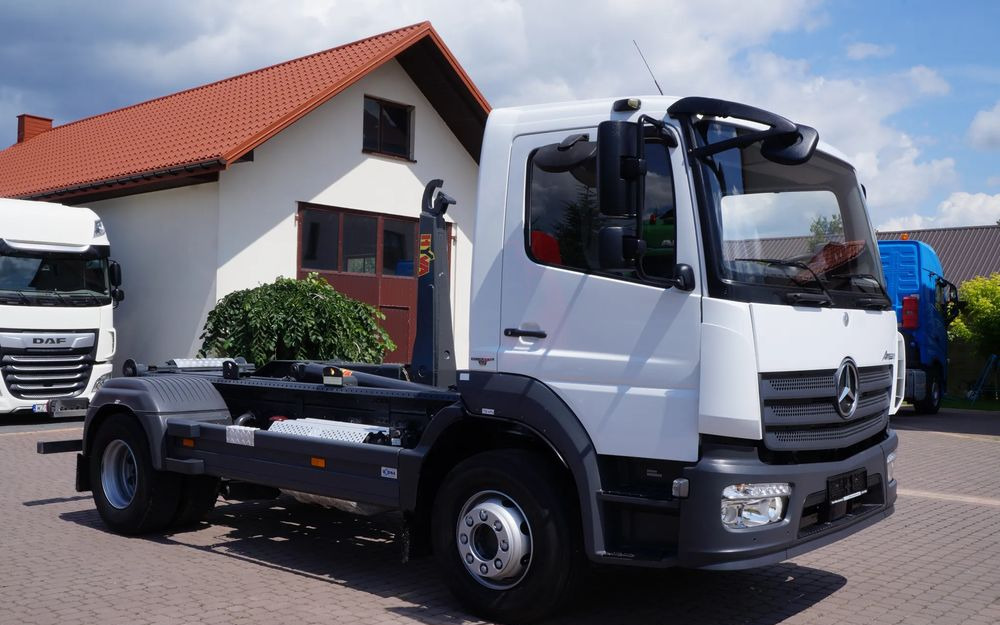 Mercedes-Benz ATEGO 1621 1624 EURO 6 HAKOWIEC HYVA DMC 16.000 KG ŁAD. 10.000 KG NISKI PRZEBIEG - Camião polibenne: foto 4 Mercedes-Benz ATEGO 1621 1624 EURO 6 HAKOWIEC HYVA DMC 16.000 KG ŁAD. 10.000 KG NISKI PRZEBIEG - Camião polibenne: foto 4