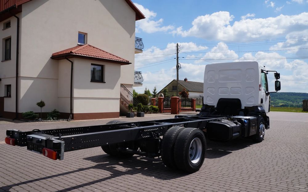 Renault RENAULT GAMA D 16.210 EURO 6 RAMA DO ZABUDOWY 16.000 KG VOLVO FL - Camião chassi: foto 4 Renault RENAULT GAMA D 16.210 EURO 6 RAMA DO ZABUDOWY 16.000 KG VOLVO FL - Camião chassi: foto 4