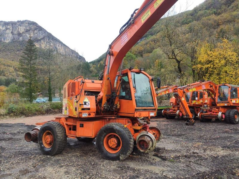 CASE Pelle Rail Route (PRIX POSSIBLE POUR LE LOT) - Escavadeira de rodas: foto 5 CASE Pelle Rail Route (PRIX POSSIBLE POUR LE LOT) - Escavadeira de rodas: foto 5