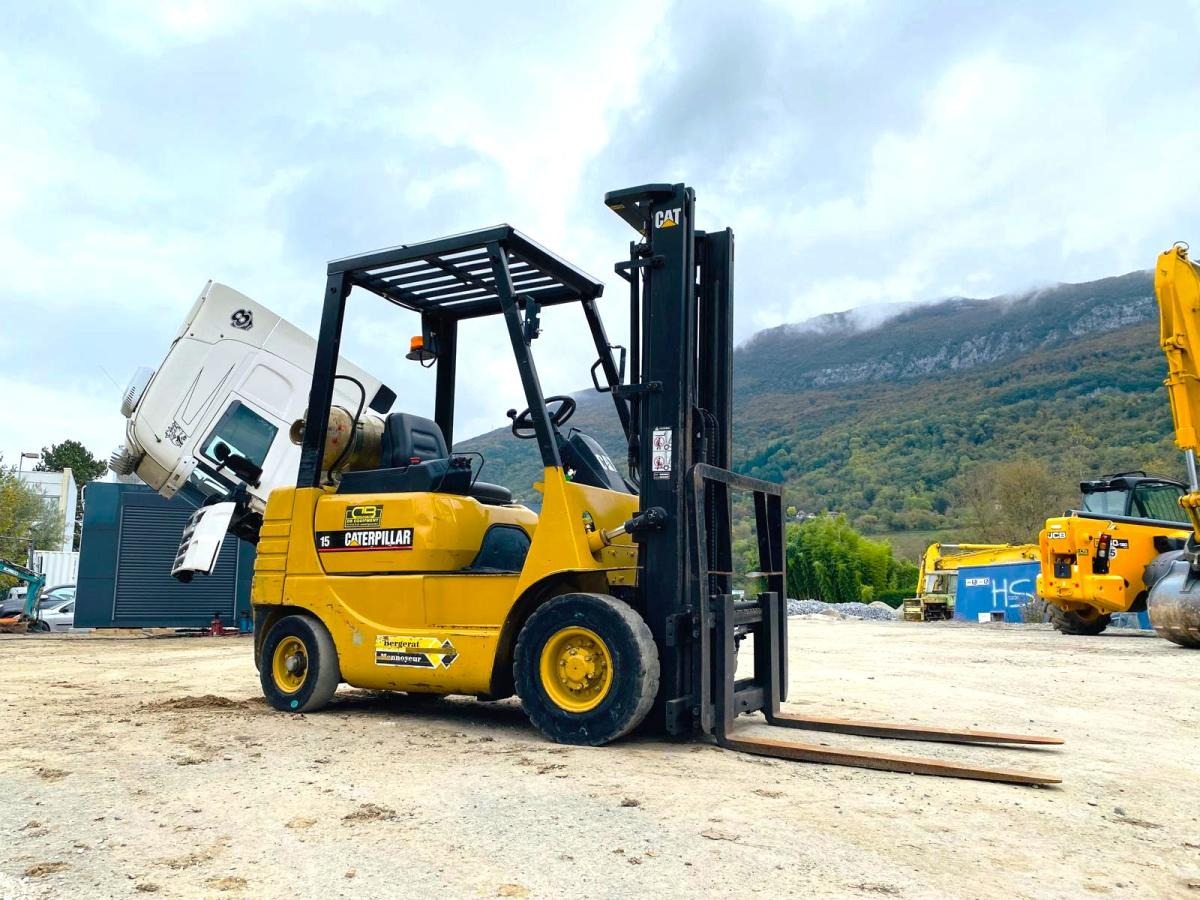 CATERPILLAR Chariot élévateur GP15 - Empilhador a gás: foto 5 CATERPILLAR Chariot élévateur GP15 - Empilhador a gás: foto 5