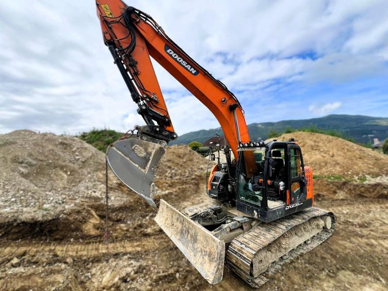 Doosan DX235 LCR-5 PELLE A CHENILLES 26T - Escavadora de rastos: foto 5 Doosan DX235 LCR-5 PELLE A CHENILLES 26T - Escavadora de rastos: foto 5