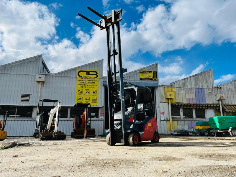 FENWICK Chariot élévateur H14 - Empilhador a gás: foto 1 FENWICK Chariot élévateur H14 - Empilhador a gás: foto 1