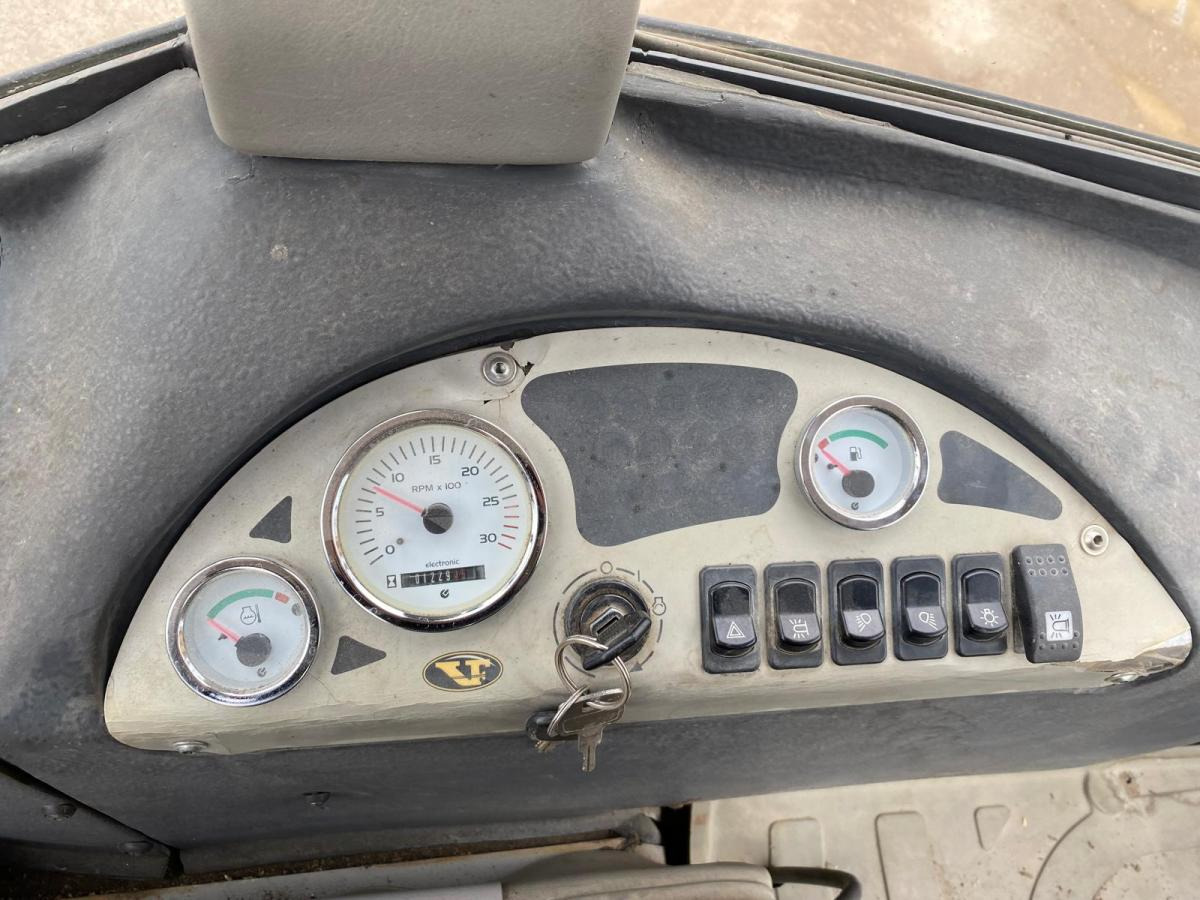 Retroescavadeira VENIERI Tractopelle V8.23D: foto 11