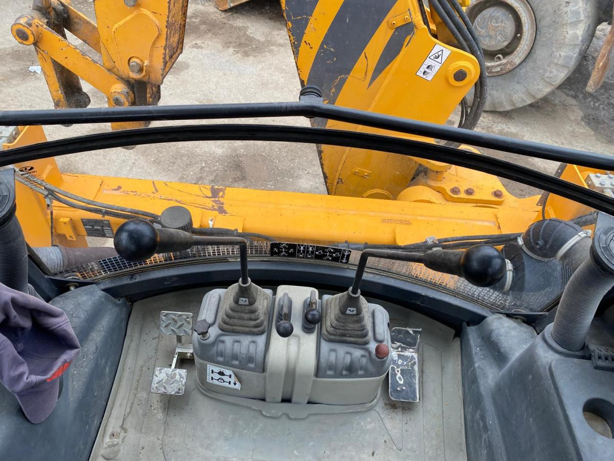 Retroescavadeira VENIERI Tractopelle V8.23D: foto 13