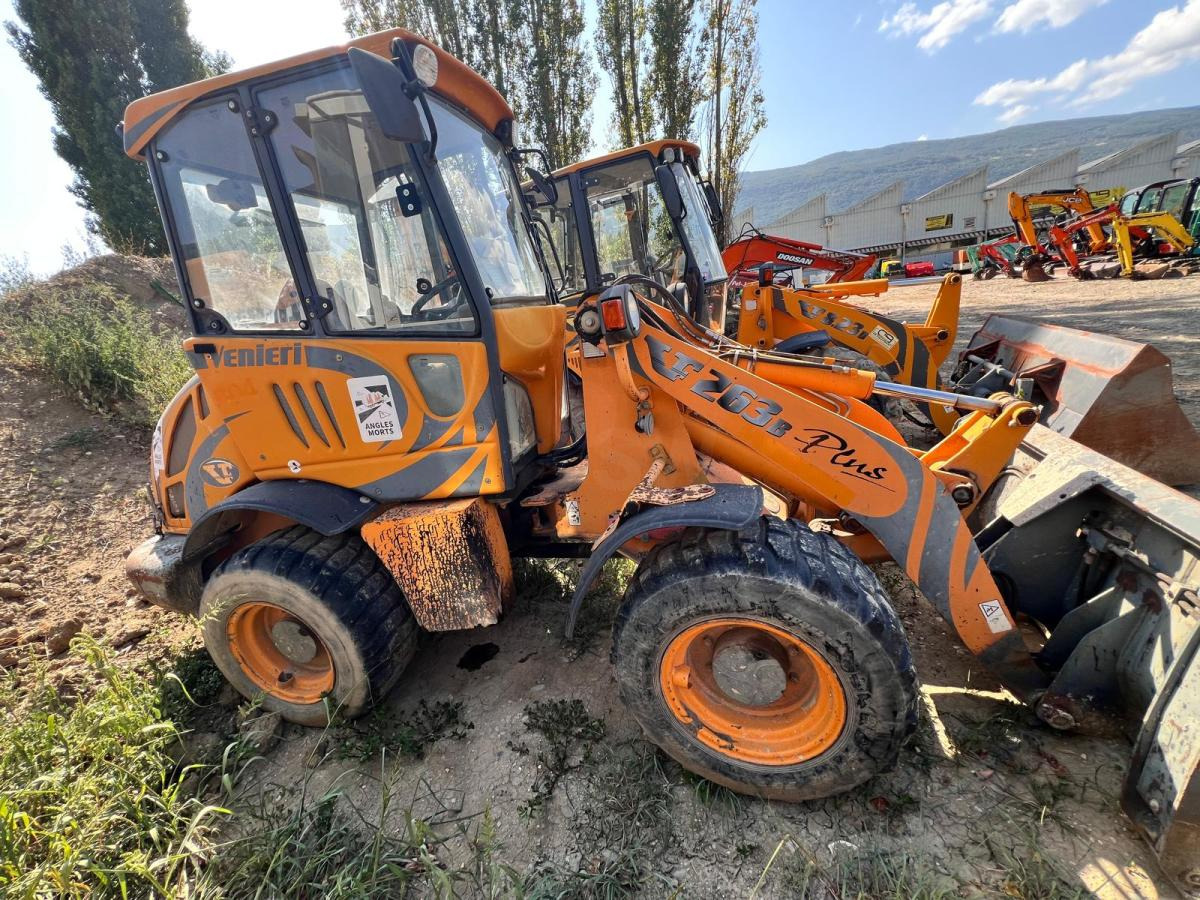 Venieri 263B PLUS CHARGEUSE SUR PNEUS - Pá carregadora de rodas: foto 4 Venieri 263B PLUS CHARGEUSE SUR PNEUS - Pá carregadora de rodas: foto 4