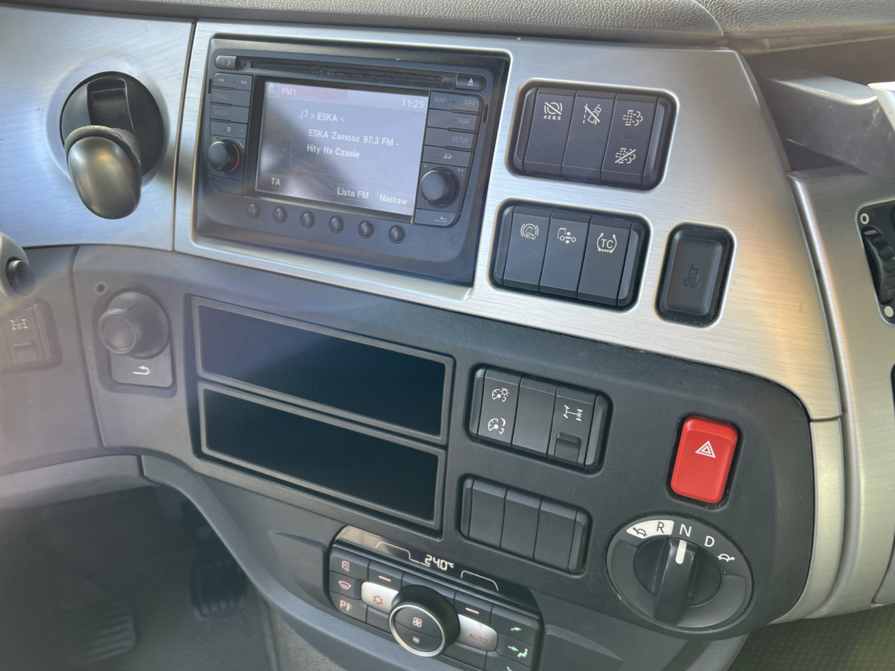 Tractor DAF XF530: foto 10 Tractor DAF XF530: foto 10