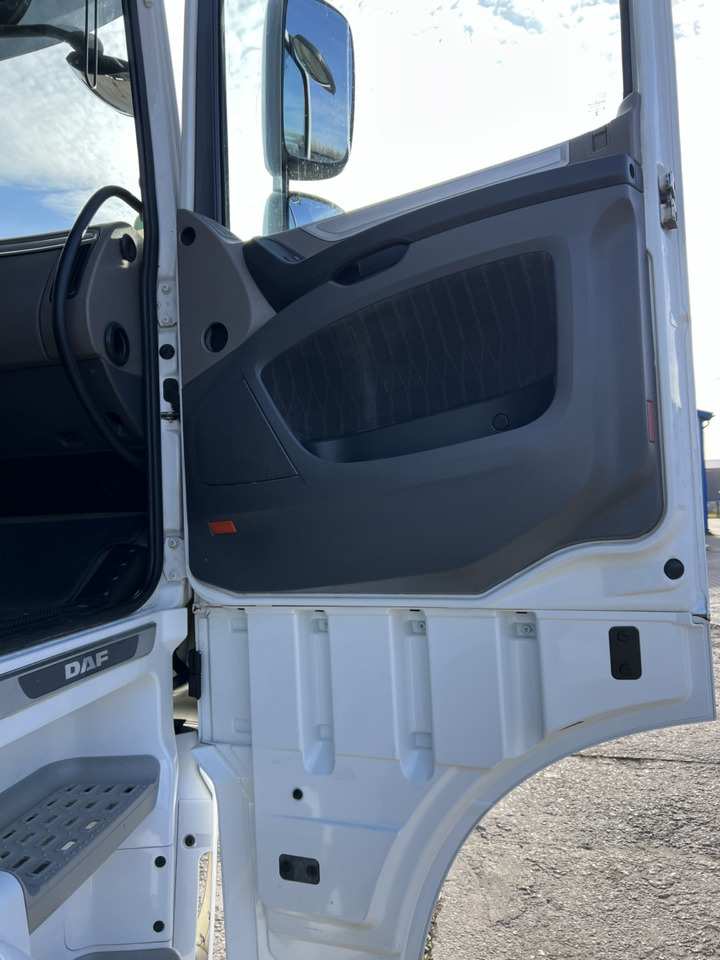 Tractor DAF XF530: foto 25 Tractor DAF XF530: foto 25