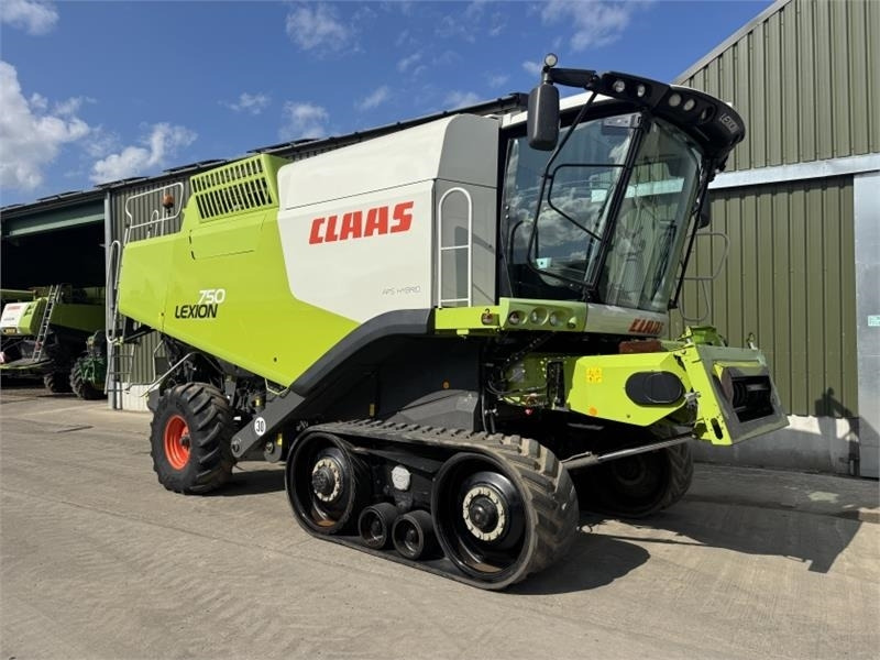 Claas Lexion 750TT APS Hybrid c/w V900 Header - Equipamento para colheitadeira: foto 3 Claas Lexion 750TT APS Hybrid c/w V900 Header - Equipamento para colheitadeira: foto 3