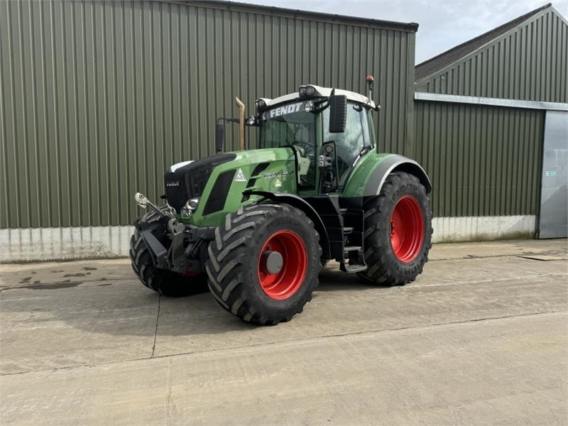 Fendt 828 ECR Vario Profi Plus **Video Below** - Trator: foto 1 Fendt 828 ECR Vario Profi Plus **Video Below** - Trator: foto 1