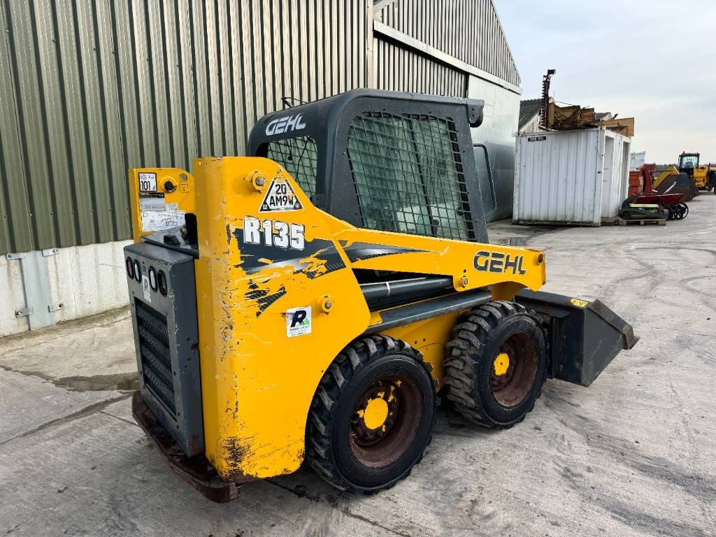 Gehl R 135 Skid Steer - Mini pá carregadora: foto 4 Gehl R 135 Skid Steer - Mini pá carregadora: foto 4