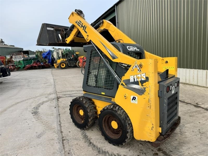 Gehl R135 Skid Steer - Mini pá carregadora: foto 2 Gehl R135 Skid Steer - Mini pá carregadora: foto 2