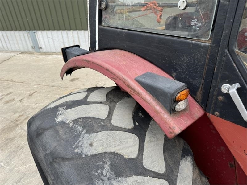 Locação financeira de International 533 Tractor  International 533 Tractor: foto 12