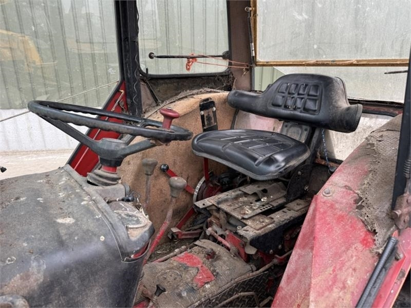 Locação financeira de International 533 Tractor  International 533 Tractor: foto 15