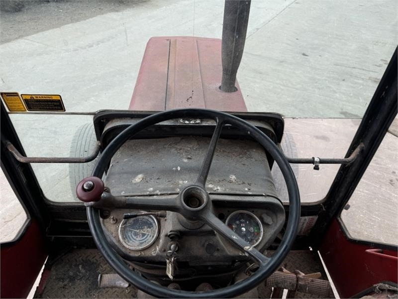 Locação financeira de International 533 Tractor  International 533 Tractor: foto 17