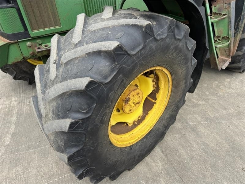 Trator John Deere 6800: foto 9