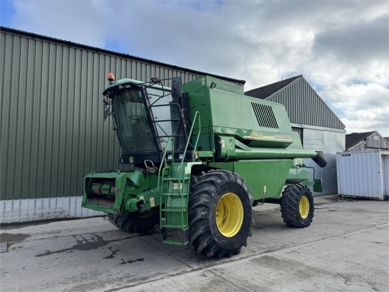John Deere John Deere 1550 WTS c/w 620R Header - Equipamento para colheitadeira: foto 3 John Deere John Deere 1550 WTS c/w 620R Header - Equipamento para colheitadeira: foto 3