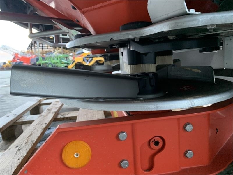 Distribuidor de fertilizantes Kuhn Axis 40.2 M-EMC Fert Spreader: foto 12 Distribuidor de fertilizantes Kuhn Axis 40.2 M-EMC Fert Spreader: foto 12
