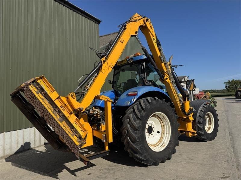 New Holland New Holland T6080 c/w Herder Cavalier Mid Mount He - Limpa bermas: foto 4 New Holland New Holland T6080 c/w Herder Cavalier Mid Mount He - Limpa bermas: foto 4