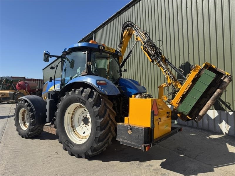 New Holland New Holland T6080 c/w Herder Cavalier Mid Mount He - Limpa bermas: foto 2 New Holland New Holland T6080 c/w Herder Cavalier Mid Mount He - Limpa bermas: foto 2