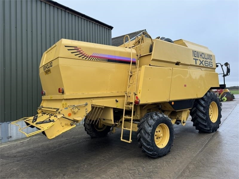 New Holland New Holland TX66 c/w 20ft Header - Equipamento para colheitadeira: foto 2 New Holland New Holland TX66 c/w 20ft Header - Equipamento para colheitadeira: foto 2