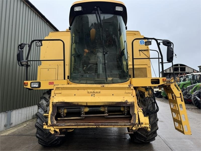 New Holland New Holland TX66 c/w 20ft Header - Equipamento para colheitadeira: foto 5 New Holland New Holland TX66 c/w 20ft Header - Equipamento para colheitadeira: foto 5