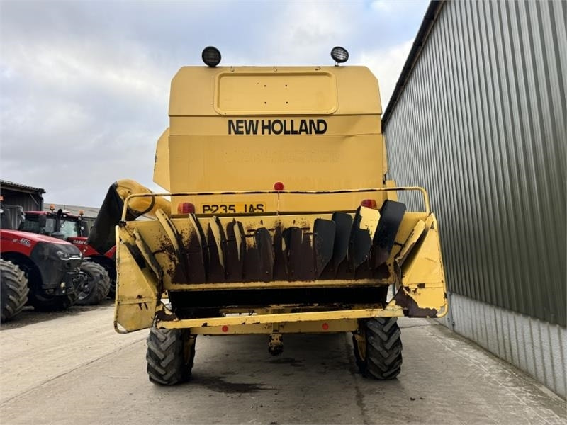 New Holland New Holland TX67 c/w 20ft Header - Equipamento para colheitadeira: foto 5 New Holland New Holland TX67 c/w 20ft Header - Equipamento para colheitadeira: foto 5