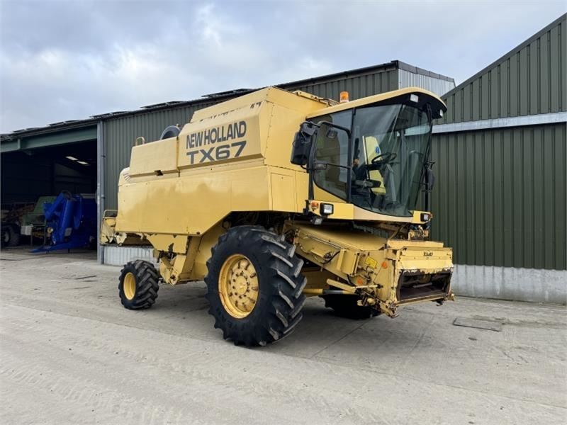 New Holland New Holland TX67 c/w 20ft Header - Equipamento para colheitadeira: foto 1 New Holland New Holland TX67 c/w 20ft Header - Equipamento para colheitadeira: foto 1