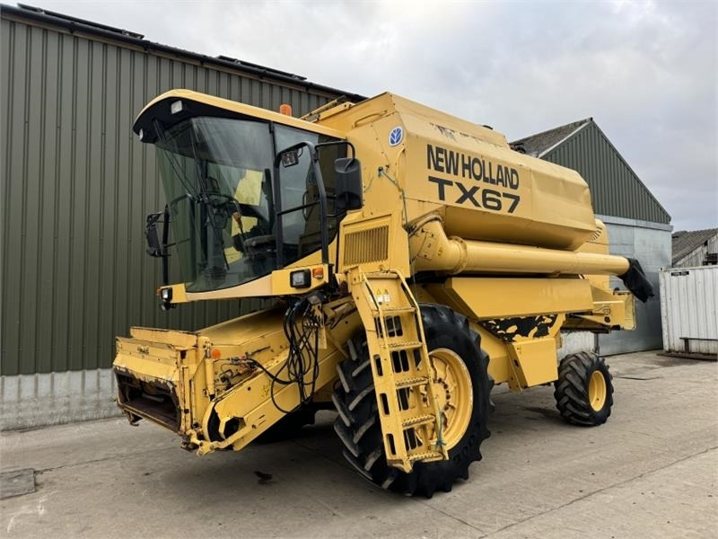 New Holland New Holland TX67 c/w 20ft Header - Equipamento para colheitadeira: foto 3 New Holland New Holland TX67 c/w 20ft Header - Equipamento para colheitadeira: foto 3