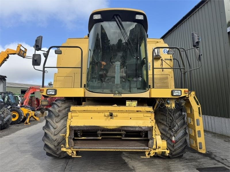 New Holland TX66 Combine Harvester c/ - Equipamento para colheitadeira: foto 5 New Holland TX66 Combine Harvester c/ - Equipamento para colheitadeira: foto 5