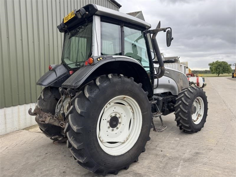 Valtra T 121 - Trator: foto 4 Valtra T 121 - Trator: foto 4