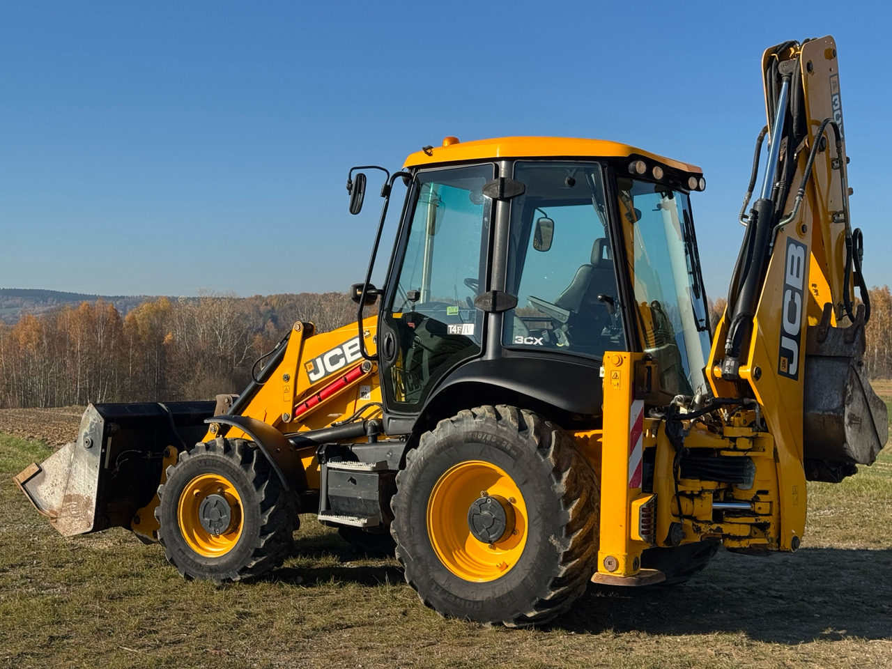 JCB 3CX / KOPARKO-ŁADOWARKA / 2019 ROK / 4200 MTH / KLIMATYZACJA / SPROWADZONA - Retroescavadeira: foto 4 JCB 3CX / KOPARKO-ŁADOWARKA / 2019 ROK / 4200 MTH / KLIMATYZACJA / SPROWADZONA - Retroescavadeira: foto 4