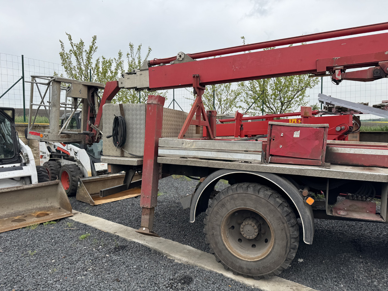 MAN 8-163 / 4X4 / PODNOŚNIK KOSZOWY / NISKI PRZEBIEG - Camião grua: foto 4 MAN 8-163 / 4X4 / PODNOŚNIK KOSZOWY / NISKI PRZEBIEG - Camião grua: foto 4