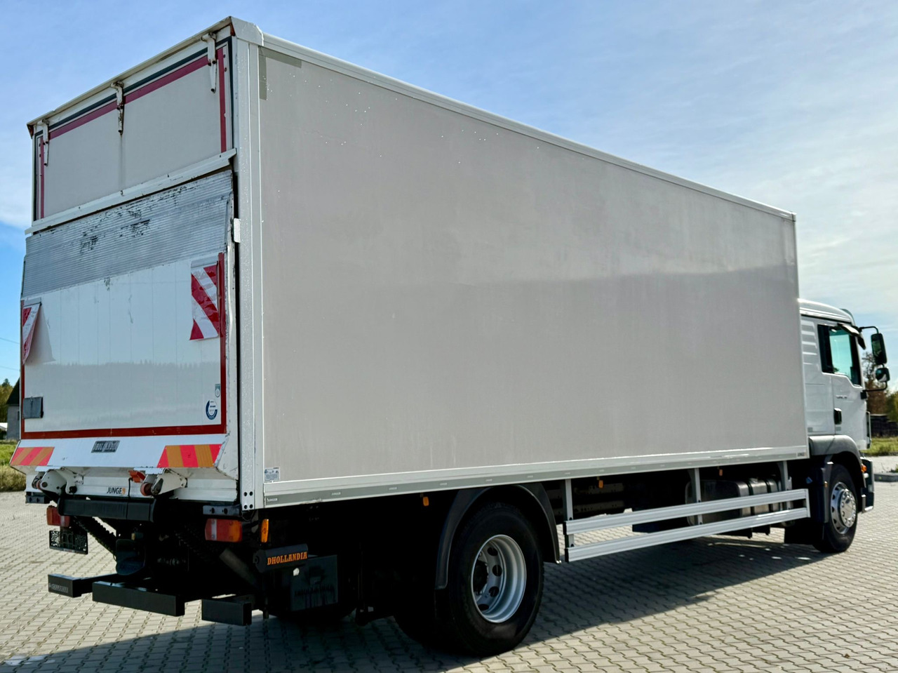 MAN TGM 18.290 / KONTENER / WINDA / 18 PALET / SYPIALKA / AUTOMAT / EURO 6 / 9 260 KG ŁADOWNOŚCI - Camião furgão: foto 5 MAN TGM 18.290 / KONTENER / WINDA / 18 PALET / SYPIALKA / AUTOMAT / EURO 6 / 9 260 KG ŁADOWNOŚCI - Camião furgão: foto 5