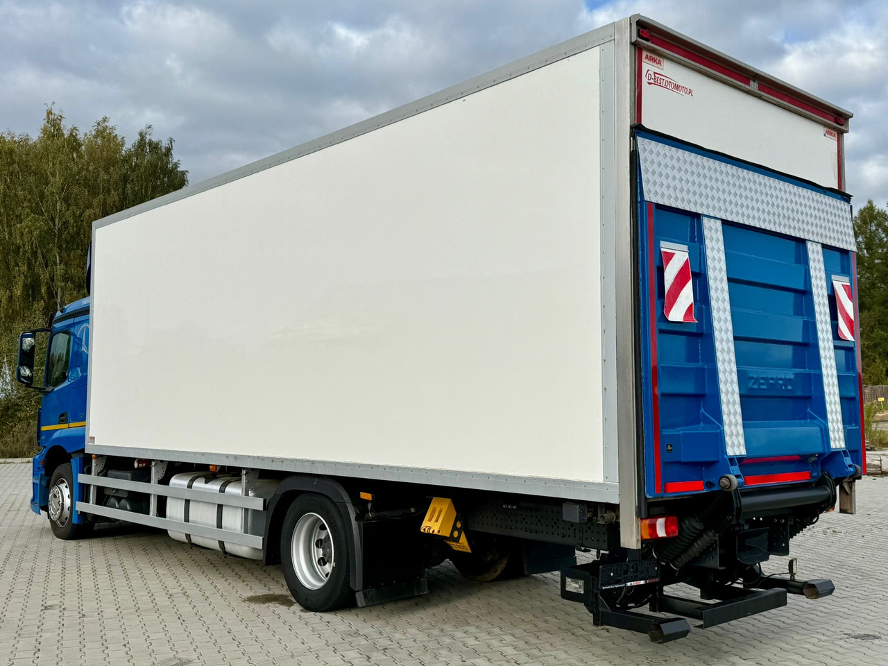 MERCEDES-BENZ ACTROS 1836 / CHŁODNIA / WINDA / 18 PALET / SILNIK 10677 cm3 / CARRIER / SYPIALKA / AUTOMAT / 2018 ROK - Camião frigorífico: foto 4 MERCEDES-BENZ ACTROS 1836 / CHŁODNIA / WINDA / 18 PALET / SILNIK 10677 cm3 / CARRIER / SYPIALKA / AUTOMAT / 2018 ROK - Camião frigorífico: foto 4