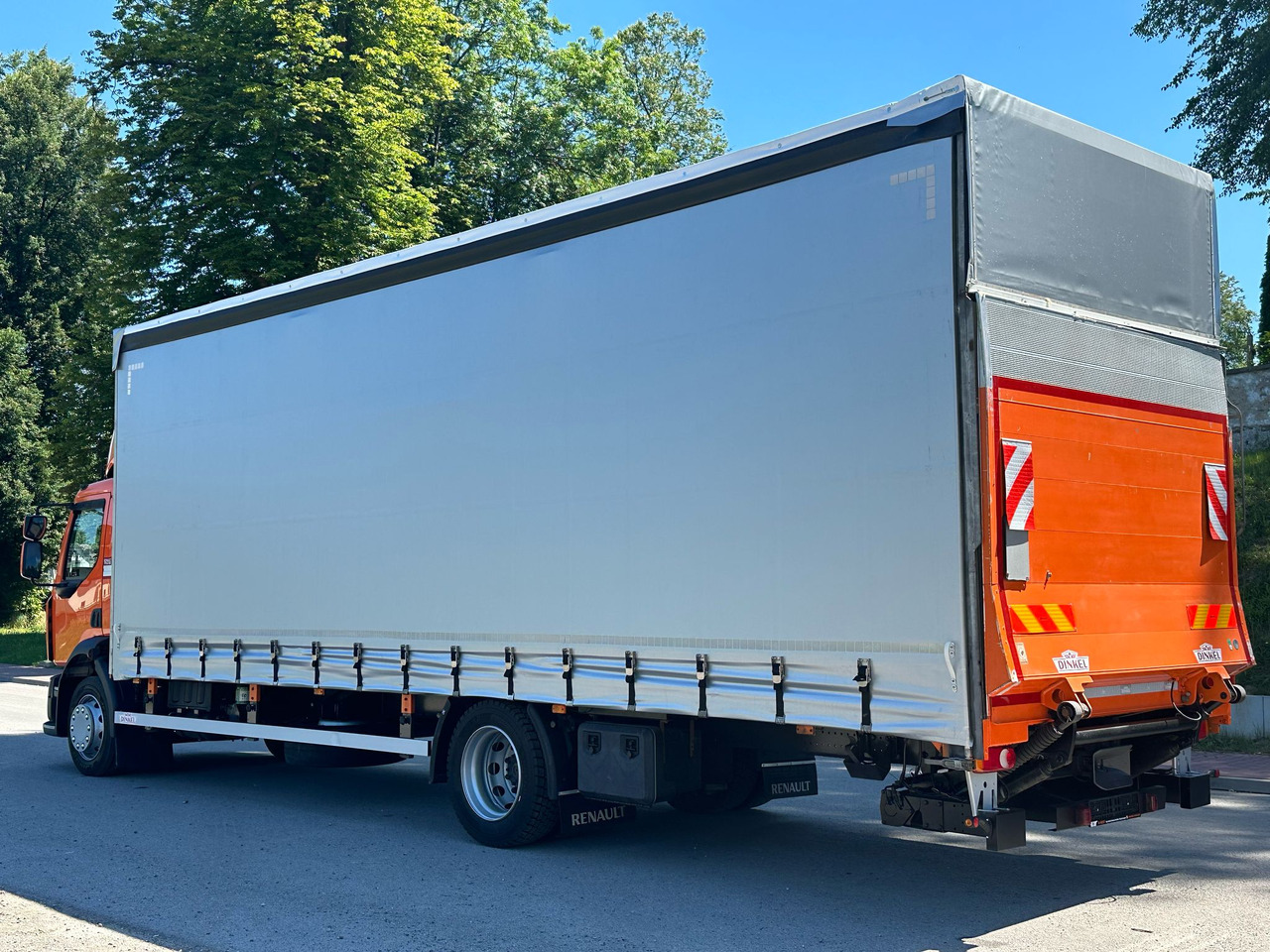 RENAULT D 18 / 280 / FIRANKA / WINDA / 8.6 M DŁUGOŚCI / 21 EUROPALET / NOWE OPONY / ŁADOWNOŚĆ 9.380 KG / AUTOMAT / SERWISOWANA / SPROWADZONA - Camião de lona: foto 3 RENAULT D 18 / 280 / FIRANKA / WINDA / 8.6 M DŁUGOŚCI / 21 EUROPALET / NOWE OPONY / ŁADOWNOŚĆ 9.380 KG / AUTOMAT / SERWISOWANA / SPROWADZONA - Camião de lona: foto 3