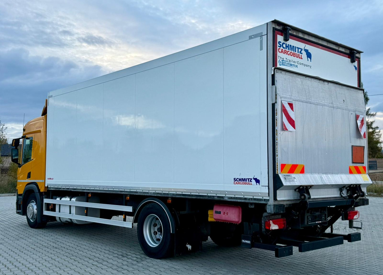 SCANIA P220 / IZOTERMA / WINDA / SCHMITZ / 18 PALET / SILNIK 6 / SYPIALKA / 2019 ROK / NISKI PRZEBIEG - Camião isotérmico: foto 3 SCANIA P220 / IZOTERMA / WINDA / SCHMITZ / 18 PALET / SILNIK 6 / SYPIALKA / 2019 ROK / NISKI PRZEBIEG - Camião isotérmico: foto 3