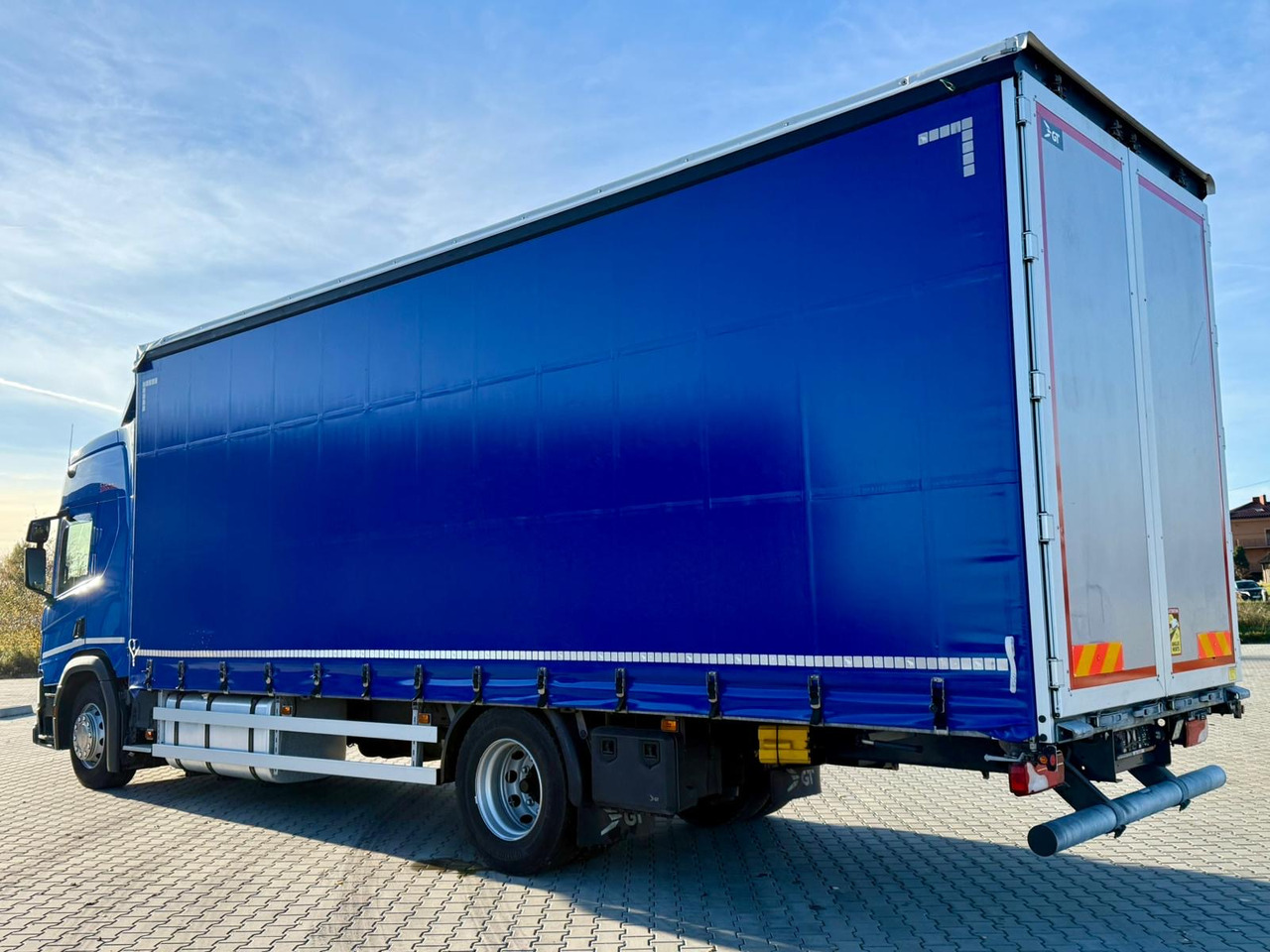 SCANIA P280 / FIRANKA / 20 EUROPALET / SYPIALKA / SILNIK 6 / AUTOMAT - Camião de lona: foto 3 SCANIA P280 / FIRANKA / 20 EUROPALET / SYPIALKA / SILNIK 6 / AUTOMAT - Camião de lona: foto 3