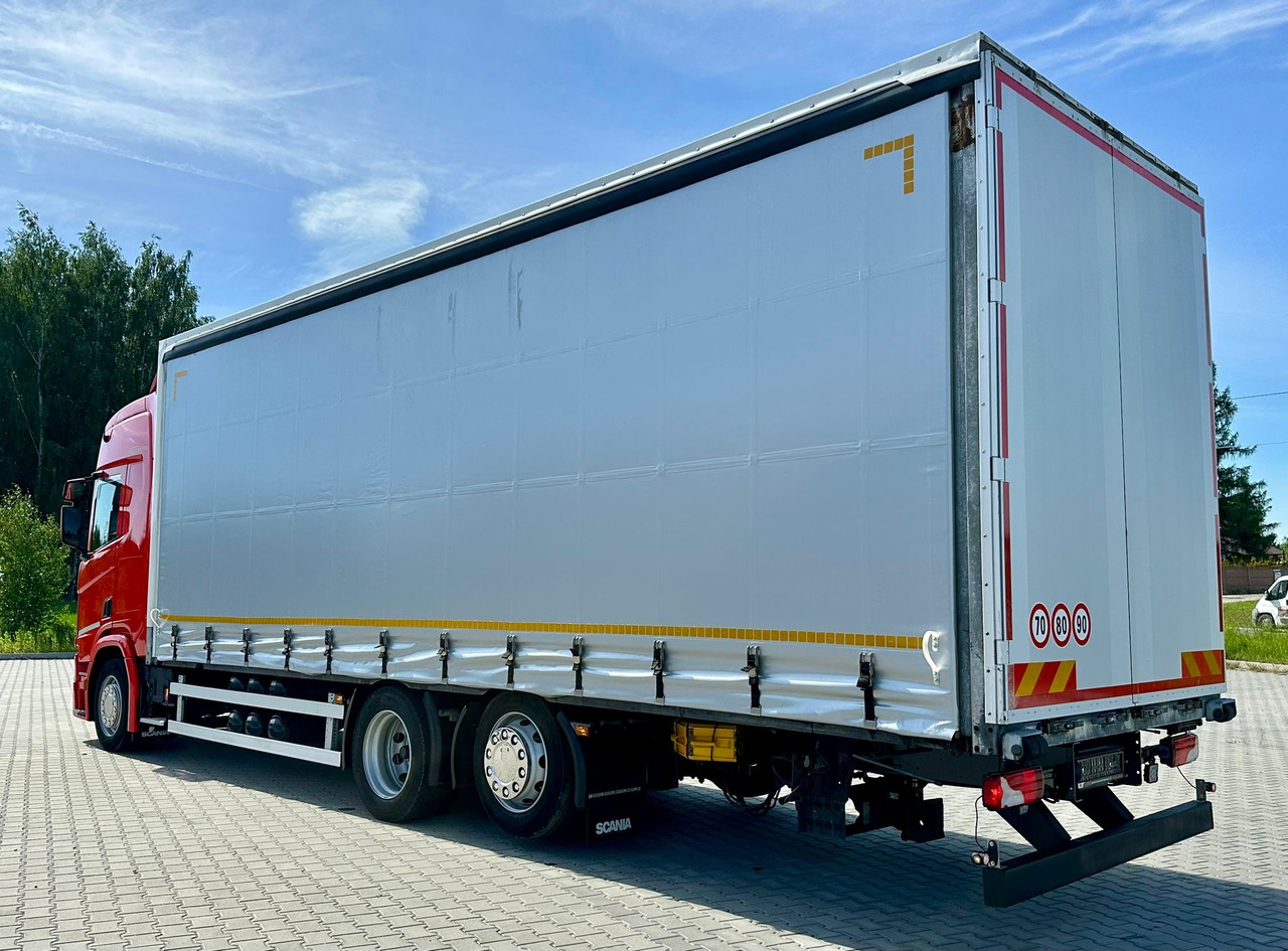 SCANIA R410 / FIRANKA / 21 EUROPALET / 8.5 M DŁUGOŚCI / 6x2 / PODWIESZA - Camião de lona: foto 3 SCANIA R410 / FIRANKA / 21 EUROPALET / 8.5 M DŁUGOŚCI / 6x2 / PODWIESZA - Camião de lona: foto 3